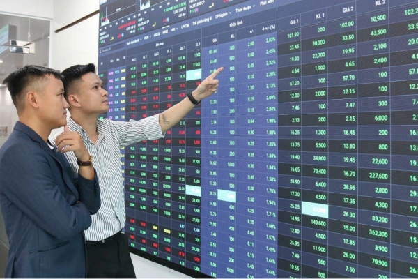 Lịch chốt quyền cổ tức tuần 10-14/8: Cổ tức tiền mặt cao nhất 100%