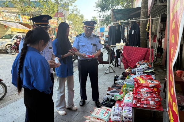Thanh Hóa: Đưa mô hình gian hàng "thật - giả" về cơ sở, nâng cao kỹ năng tự bảo vệ cho người tiêu dùng