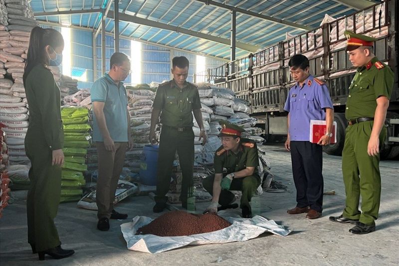 Doanh nghiệp ‘oằn mình’ trước vấn nạn phân bón giả