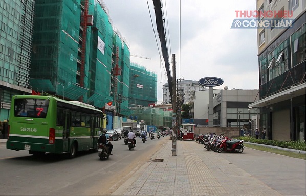 Ùn tắc giao thông vì … chung cư tại TP. HCM: Nghịch lý trong quản lý - Hình 1