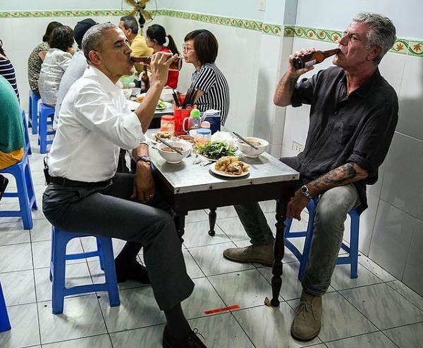 Anthony Bourdain - người ăn bún chả cùng Obama tại Hà Nội qua đời ở tuổi 61 - Hình 1