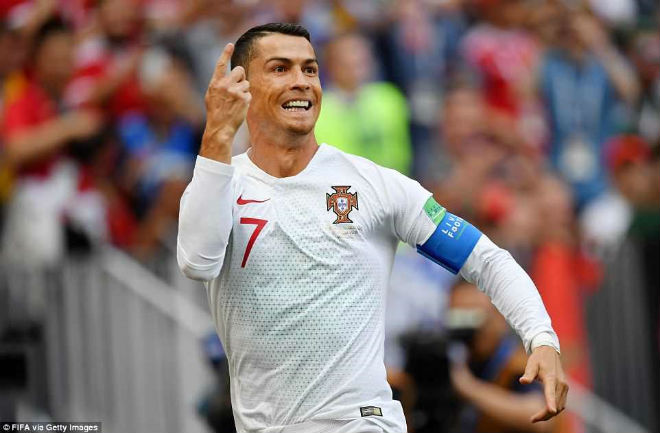 Ronaldo - Messi: Ranh giới của niềm tin và bàn tay của kẻ làm tướng - Hình 1