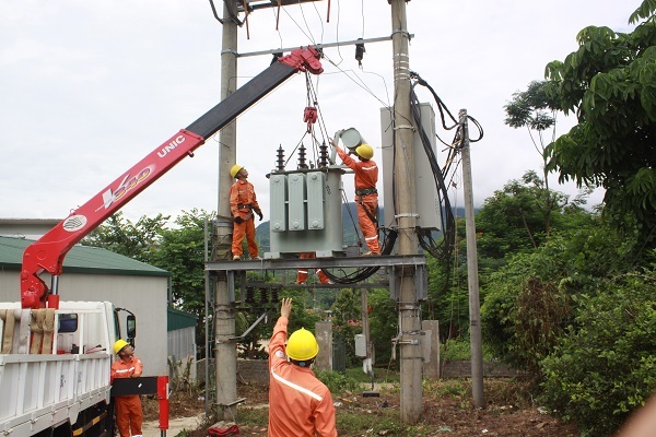 Công ty Điện lực Sơn La : Bảo đảm cấp điện an toàn, ổn định trong mùa nắng nóng - Hình 1