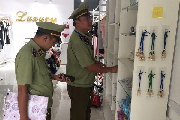 Lạng Sơn: Kiểm tra, xử phạt cửa hàng kinh doanh mỹ phẩm nhập lậu