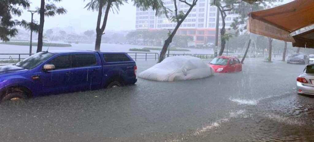 Qua 1 đêm TP. Đà Nẵng trở thành biển nước - Hình 2