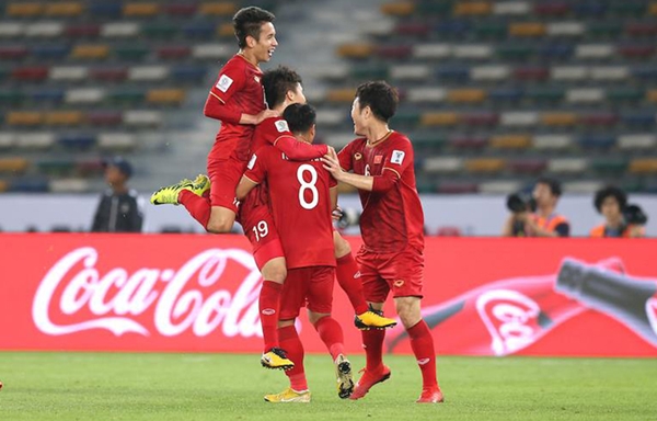 Vào tứ kết Asian Cup, ĐT Việt Nam sẽ thoát khỏi ‘ác mộng trọng tài’ - Hình 1