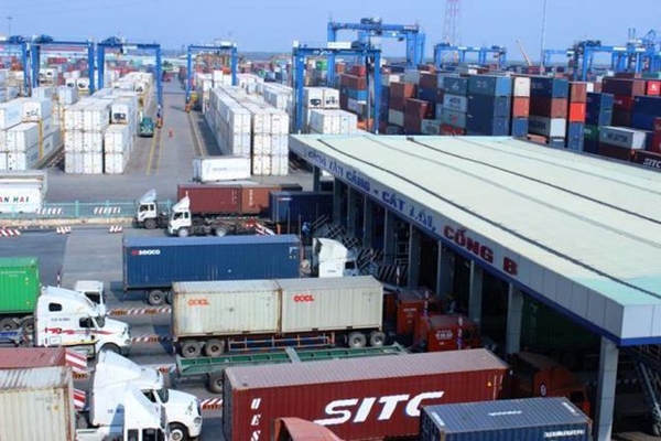 Cảng Cát Lái giảm phí lưu bãi để ‘giải tỏa’ hàng ngàn container phế liệu - Hình 1