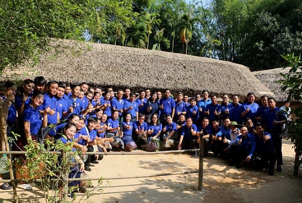 Làng Sen đón hàng ngàn du khách về thăm nhân dịp Ngày sinh Chủ tịch Hồ Chí Minh - Hình 3