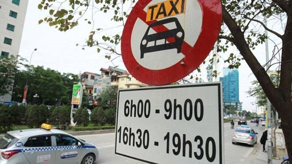 Hà Nội: Công bố 11 tuyến đường cấm xe taxi hoạt động vào giờ cao điểm - Hình 1