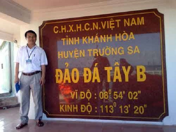 TGĐ Công ty CP Thiết bị áp lực Đông Anh (bìa trái) Chế Minh Chương