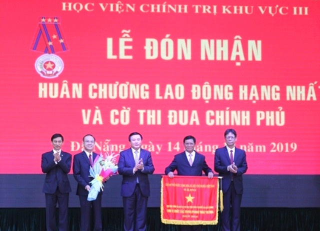 thủ tường nguyễn xuân