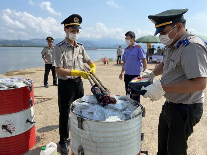 Lực lượng chức năng tỉnh Quảng Ninh tiến hành tiêu hủy 100 bánh heroin tang vật vụ án