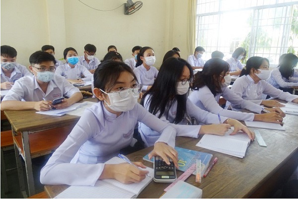 Từ ngày 14/9 học sinh THPT, THCS trở lại trường học