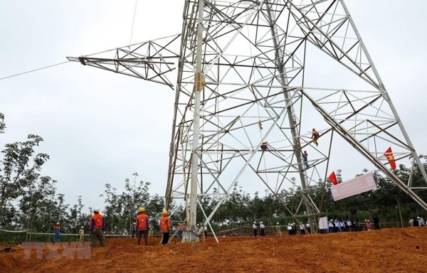 Dự án đường dây 500kV mạch 3 đang đứng trước nguy cơ vỡ tiến độ (Ảnh TTXVN)