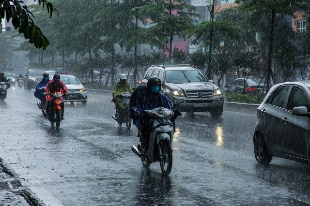 Hà Nội nhiều mây, sáng và đêm có mưa, trời lạnh.