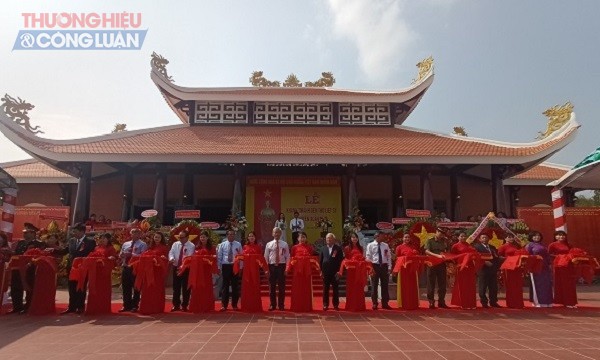 Sáng ngày 9/4/2021 tại thị trấn Gia Ray (huyện Xuân Lộc, tỉnh Đồng Nai) đã diễn ra buổi lễ khánh thành Đền thờ Liệt sỹ huyện Xuân Lộc. (Ảnh: HOÀNG DƯƠNG)