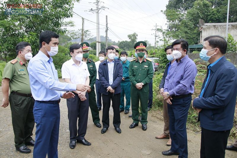 Phó Chủ tịch UBND tỉnh Hồ Đại Dũng cùng đoàn công tác kiểm tra Cơ sở cách ly tập trung huyện Lâm Thao...