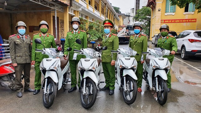 Bàn giao cho lực lượng công an cơ sở