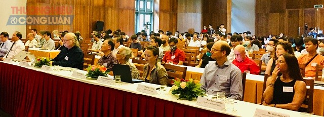 2- Các GS-TS,nhà khoa học và quan khách dự Hội thảo.