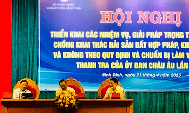 Đoàn chủ tịch chủ trì Hội nghị.