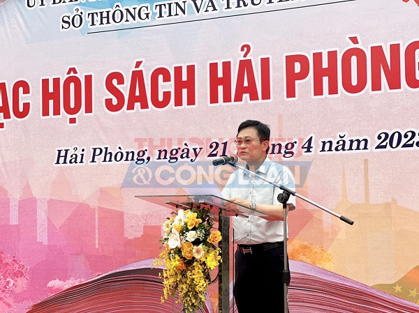 Giám đốc Sở Thông tin và Truyền thông Hải Phòng phát biểu tại buổi lễ