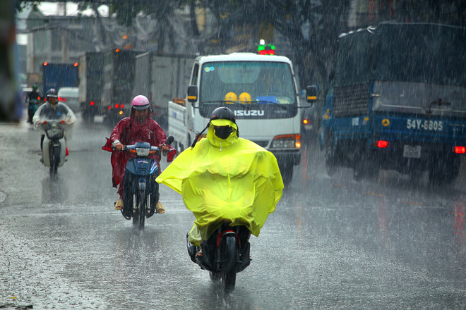 Hà Nội mưa rào và dông, cục bộ mưa to.