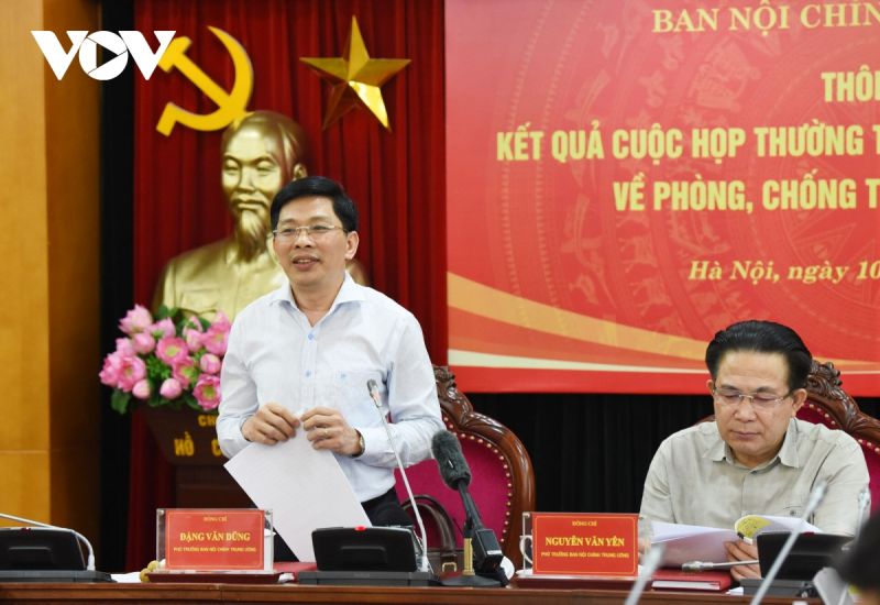 Phó trưởng Ban Nội chính Trung ương Đặng Văn Dũng thông tin tại cuộc họp báo chiều 10/5.