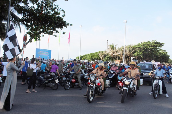 Đoàn viên, hội viên, học sinh, sinh viên, lực lượng vũ trang tham gia diễu hành tạo hiệu ứng lan tỏa mạnh mẽ đến toàn xã hội phòng chống ma túy