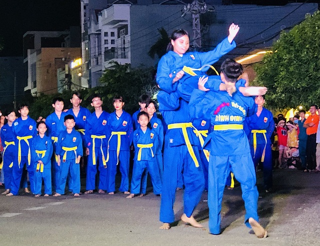 Tiết mục của các võ sinh VOVINAM.