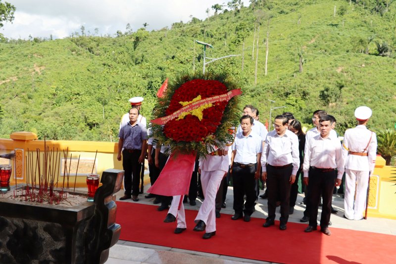 Đoàn Lãnh đạo tỉnh Thừa Thiên Huế