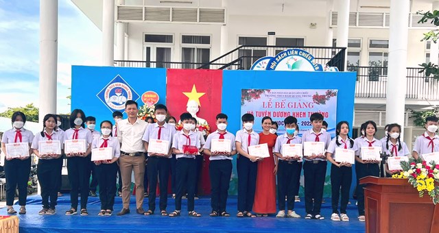 Kết thúc năm học trước ngày 31/5/2023.