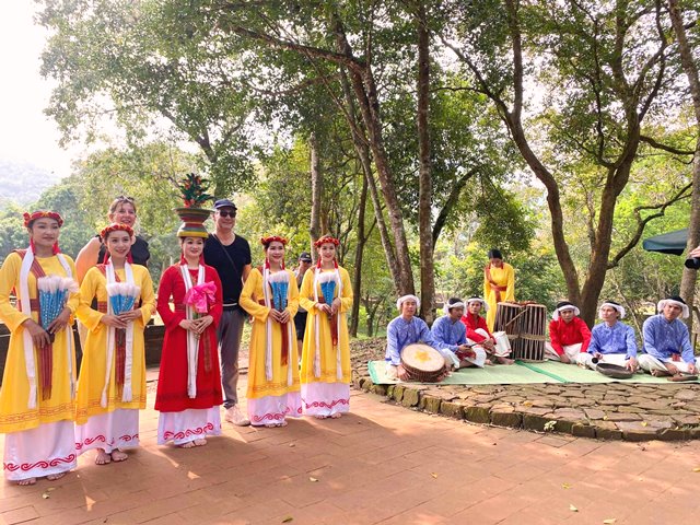 Từ đầu năm đến nay, Ban Quản lý Di sản văn hóa Mỹ Sơn tổ chức nhiều hoạt động trải nghiệm du lịch như: “Mùa hạ về bên tháp cổ”, múa đội nước...