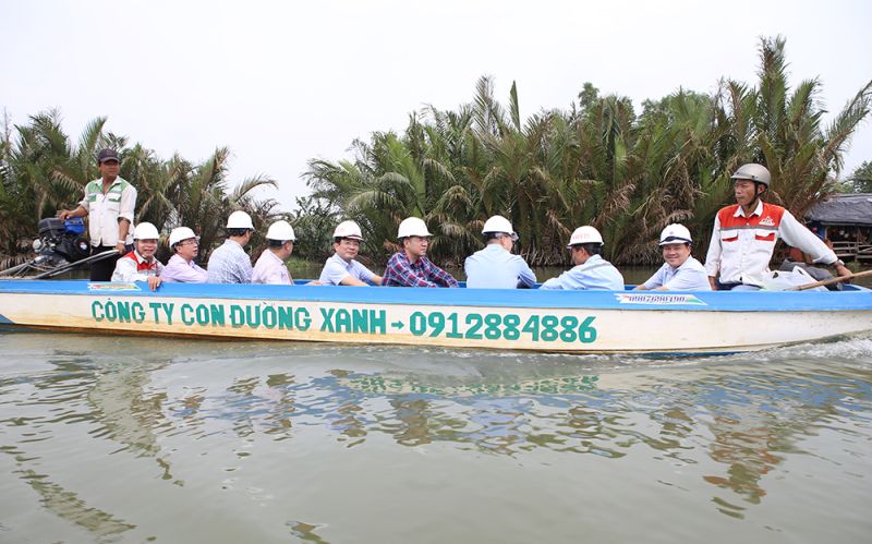 Đoàn công tác kiểm tra vị trí thi công Dự án Đường dây 500kV NMĐ Nhơn Trạch 4 – rẽ Phú Mỹ - Nhà Bè đoạn qua địa phận tỉnh Đồng Nai