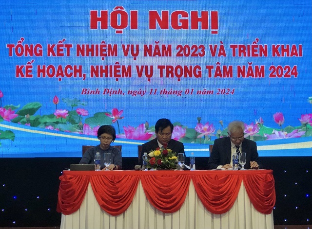 Bàn chủ tọa Hội nghị.