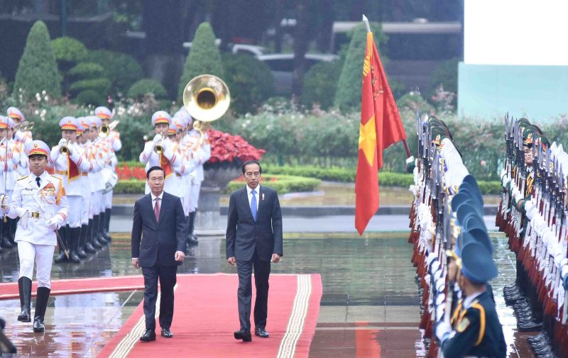 Tổng thống Joko Widodo cũng sẽ có các cuộc hội kiến lãnh đạo cấp cao Việt Nam. Dự kiến, trong khuôn khổ chuyến thăm, ông Joko Widodo có một số hoạt động khác cùng lãnh đạo Việt Nam như cùng Chủ tịch nước Võ Văn Thưởng dự chương trình biểu diễn võ thuật, cùng Thủ tướng Phạm Minh Chính gặp gỡ một số doanh nghiệp tiêu biểu Việt Nam và Indonesia.