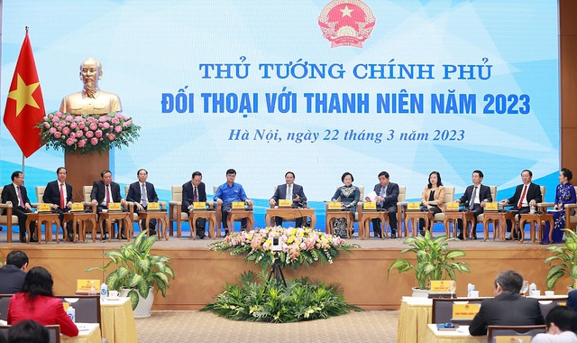 Thủ tướng và lãnh đạo các Bộ đối thoại với thanh niên - Ảnh: VGP/Nhật Bắc