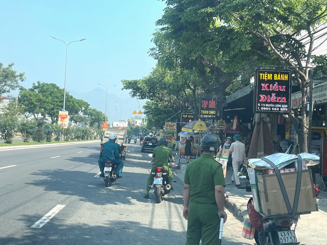 Đợt ra quân lần này được sự quán triệt của lãnh đạo phường từ lực lượng, phương tiện đến kịch bản rất chỉn chu và dài hơi. Buổi sáng từ 7 giờ 30 đến 9 giờ, buổi chiều từ 15 giờ đến 17 giờ trong các ngày của tháng.