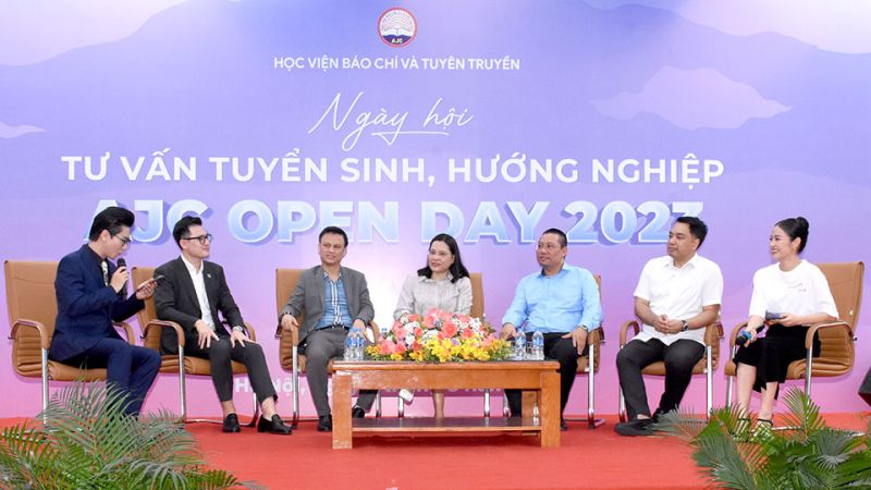 Một trong những hoạt động tại ngày hội tư vấn tuyển sinh, hướng nghiệp AJC OPEN DAY 2023