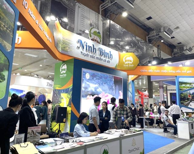 Hơn 450 gian hàng của hơn 700 doanh nghiệp tham gia VITM Hà Nội 2024. Ảnh VGP.