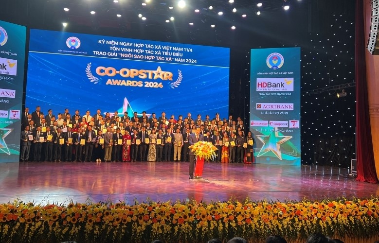 Giải thưởng Ngôi sao HTX năm 2024 “Co-opStar Awards 2024” được trao cho 100 HTX tiêu biểu trên toàn quốc.