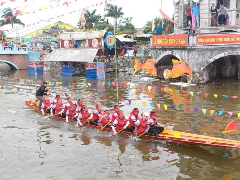 Năm nay, Các tay trải đua trên quãng đường đua vòng tròn khép kín trên Sông Vông dài 4km với trải nữ và 6km với trải nam