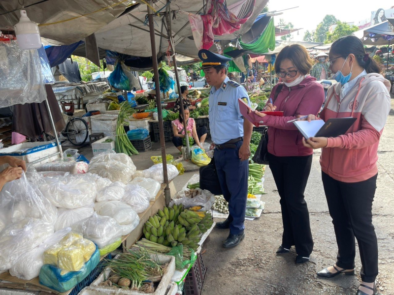 Hoạt động kiểm tra tại cơ sở kinh doanh thực phẩm