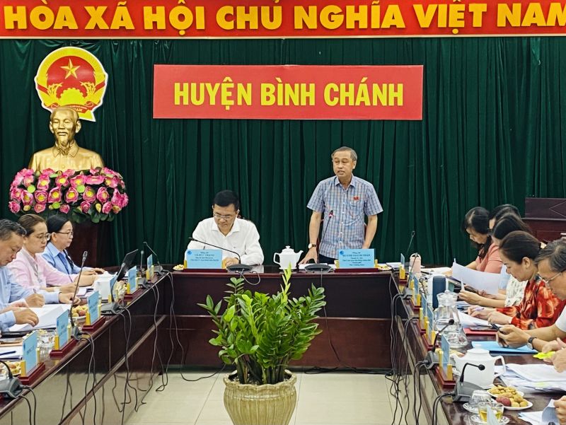 Ông Huỳnh Thanh Nhân, Phó Chủ tịch HĐND TP.HCM phát biểu tại buổi làm việc với UBND huyện Bình Chánh. Ảnh: Thành Trọng