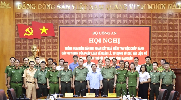 Thanh tra Bộ Công an kết thúc kiểm tra việc chấp hành các quy định của pháp luật về quản lý, sử dụng vũ khí, vật liệu nổ và công cụ hỗ trợ tại tỉnh Lai Châu.