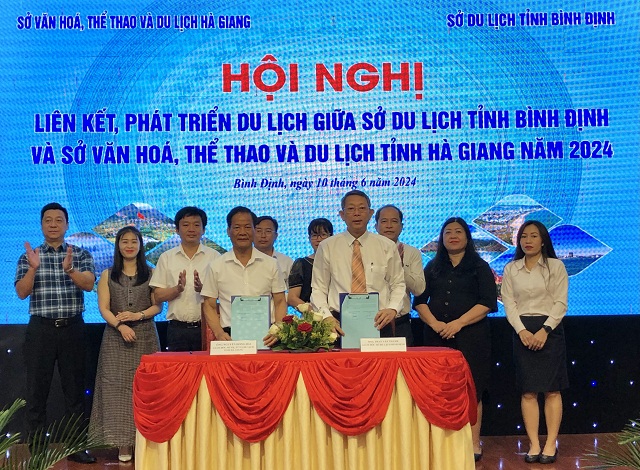 Lễ Ký kết Biên bản về việc liên kết, phát triển du lịch giữa Bình Định – Hà Giang. Ảnh: V.H