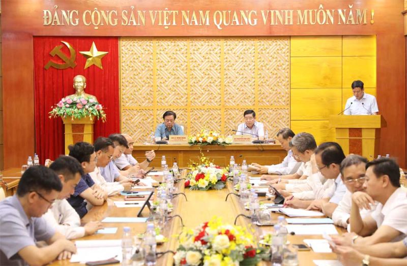 Quang cảnh buổi làm việc.