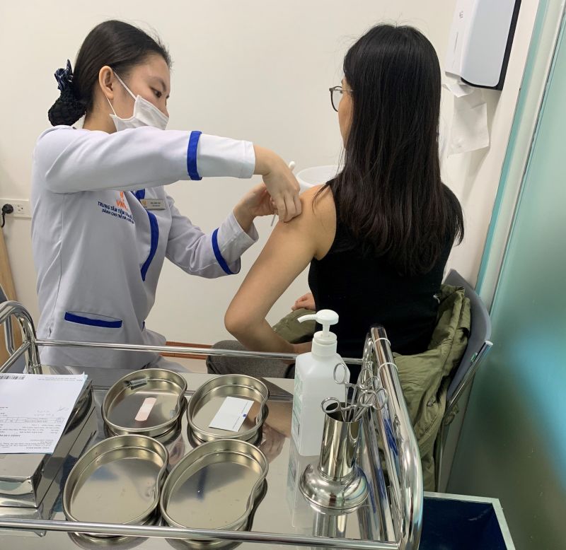 Hiệu quả của vaccine có thể giảm dần sau 10 năm, do vậy người dân nên tiêm nhắc lại vaccine bạch hầu - Ảnh: VGP/HM