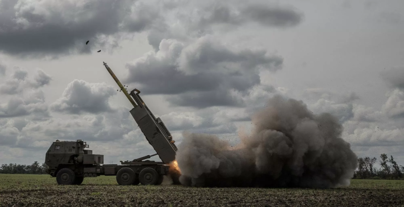 Hệ thống tên lửa phóng loạt HIMARS trên mặt trận phía Nam của Ukraine vào tháng 9/2022. (Nguồn: WSJ)