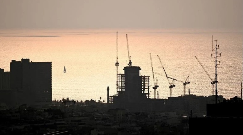 Quang cảnh một công trường xây dựng ở Tel Aviv, Israel, ngày 27/2/2024. (Ảnh: Reuters)