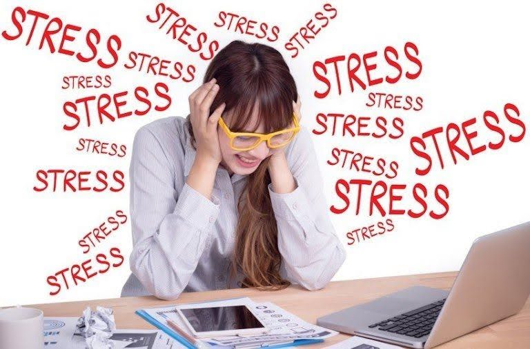 Căng thẳng, stress kéo dài là nguyên nhân gây bệnh á sừng